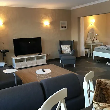 Eddi & Emmi דירה *